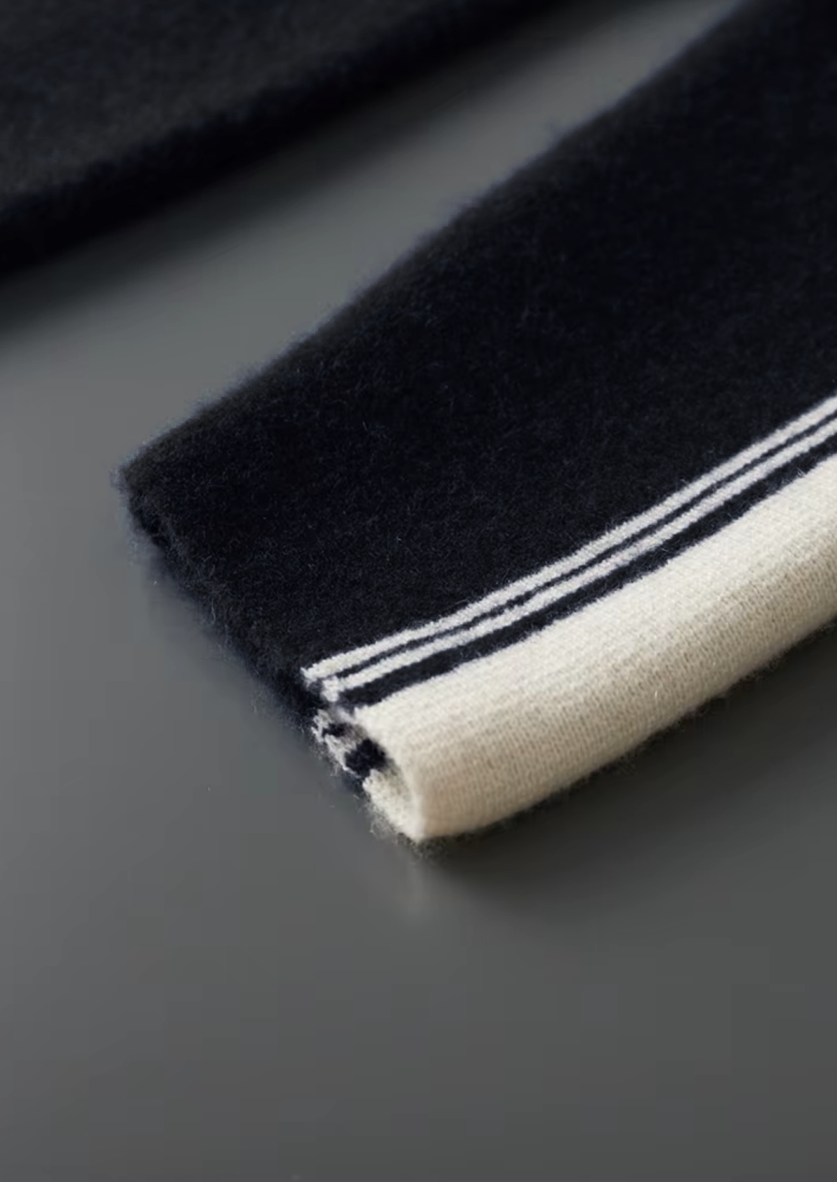 Victor | Ensemble Laine Mérinos Zippé Noir