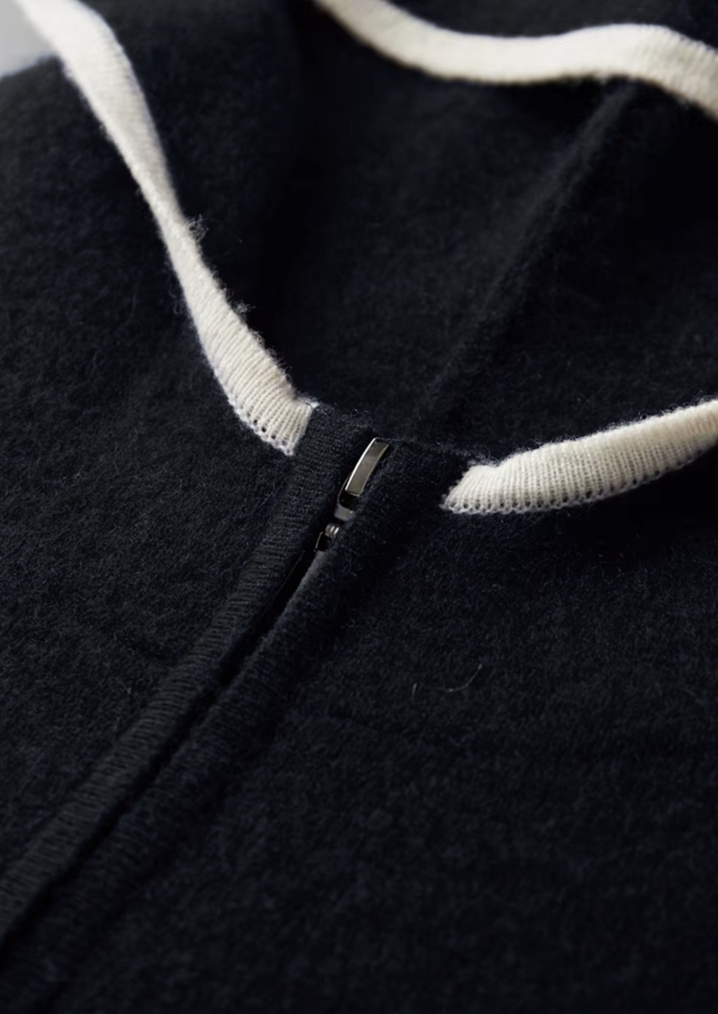 Victor | Ensemble Laine Mérinos Zippé Noir