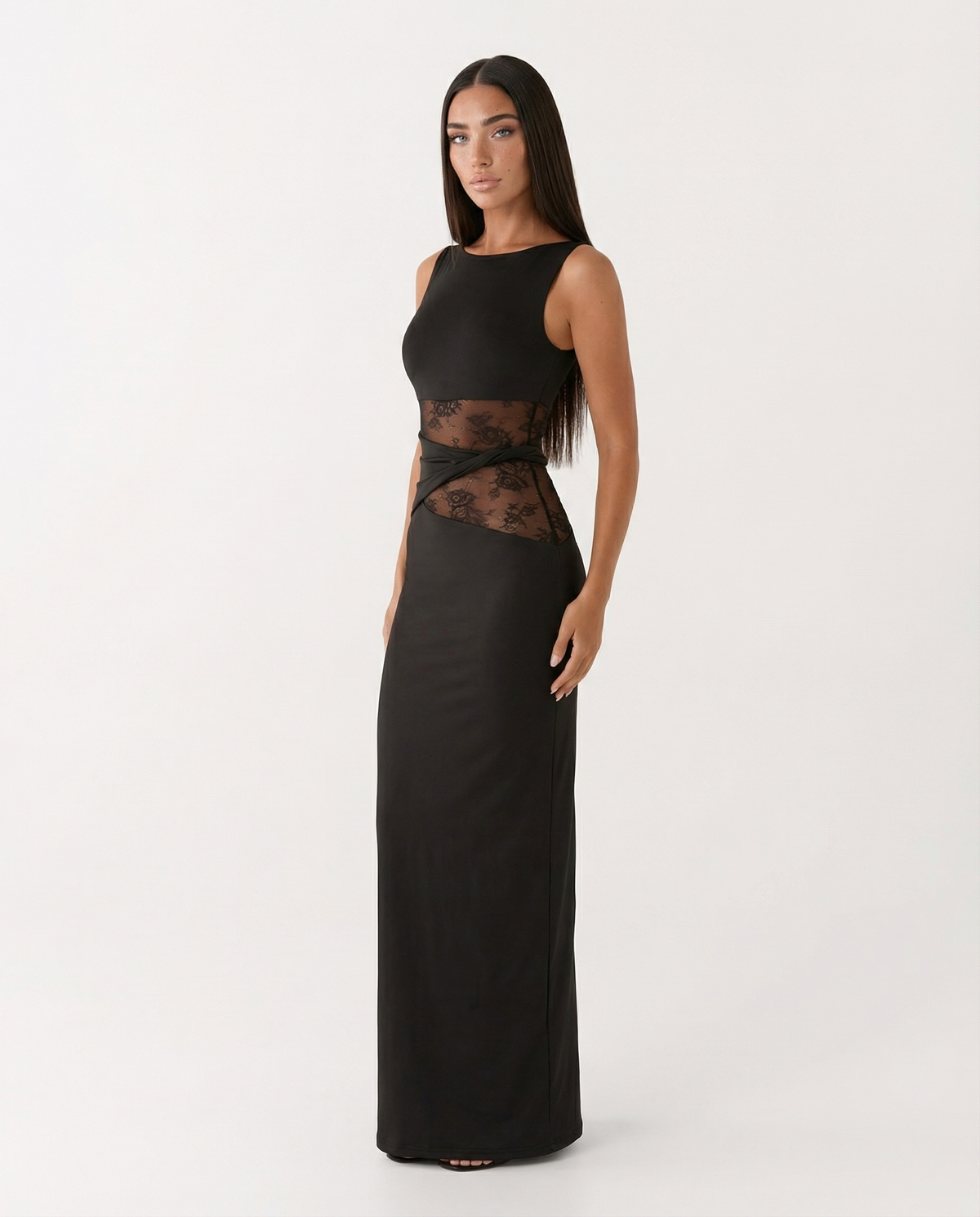 Chiara | Robe Longue Ajustée Découpes Dentelle